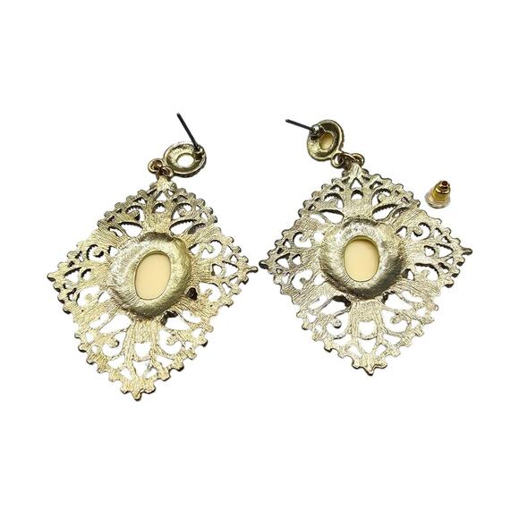 Pierced Earrings Filigree Beige Bead Accent Dangle Light Gold Tone Vintage Style - Picture 5 of 5